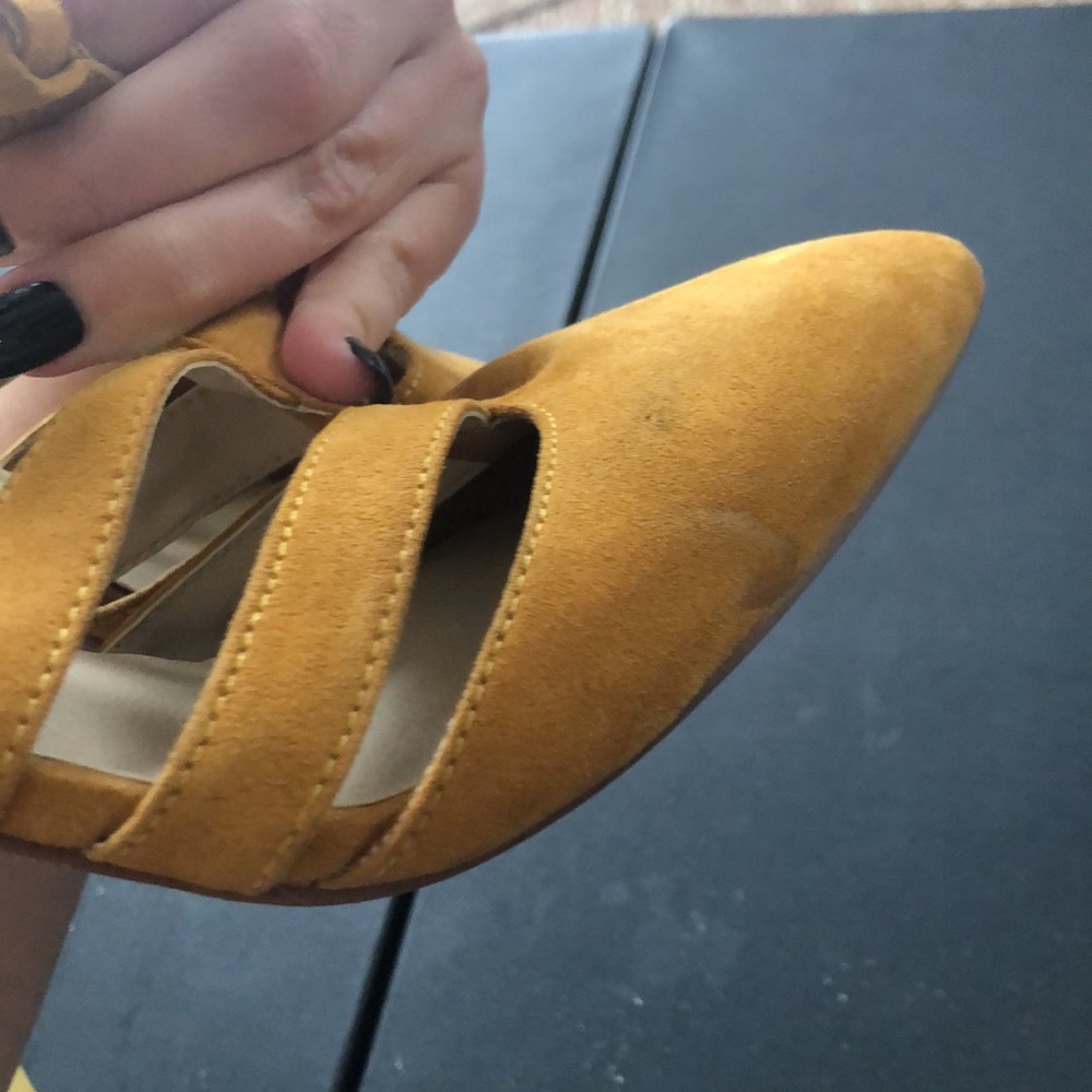 BC Terrance Mustard Heels - Picture 11 of 14